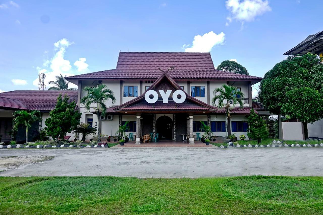 Oyo 627 Tirta Kencana Syariah Hotel Pekanbaru Exterior foto