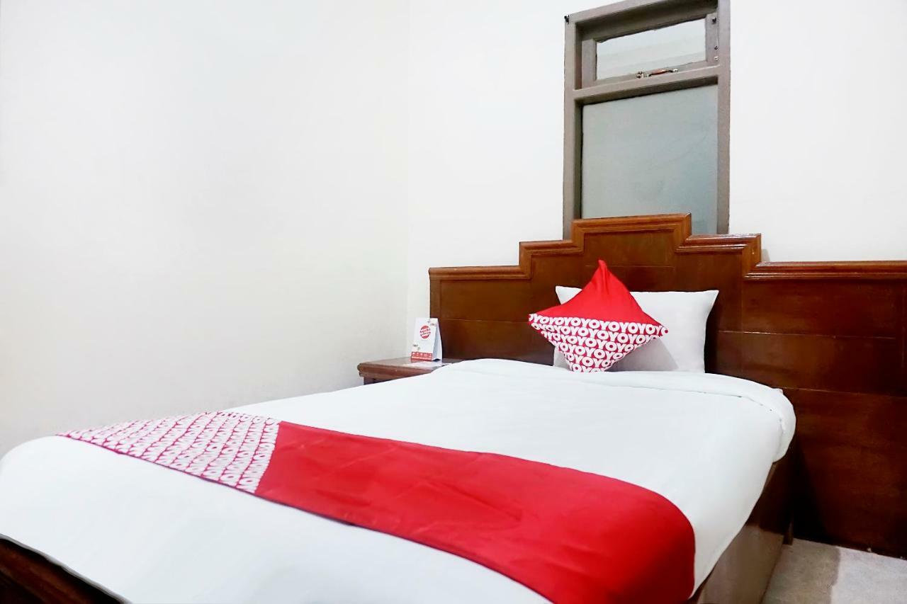 Oyo 627 Tirta Kencana Syariah Hotel Pekanbaru Exterior foto