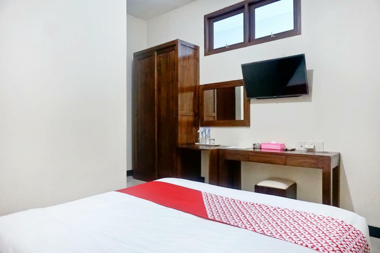 Oyo 627 Tirta Kencana Syariah Hotel Pekanbaru Exterior foto