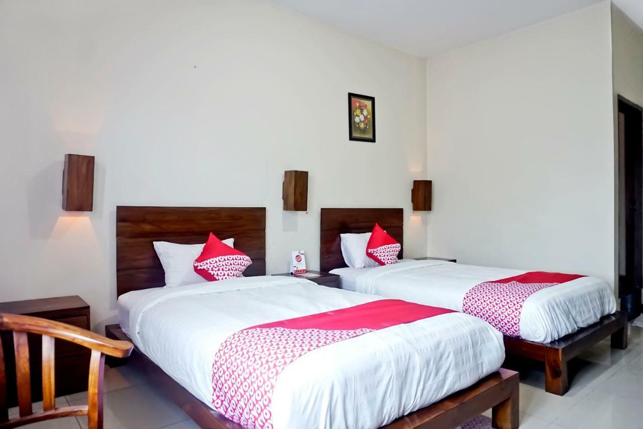Oyo 627 Tirta Kencana Syariah Hotel Pekanbaru Exterior foto