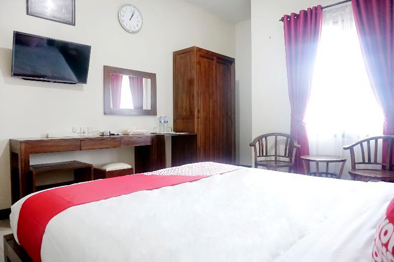 Oyo 627 Tirta Kencana Syariah Hotel Pekanbaru Exterior foto